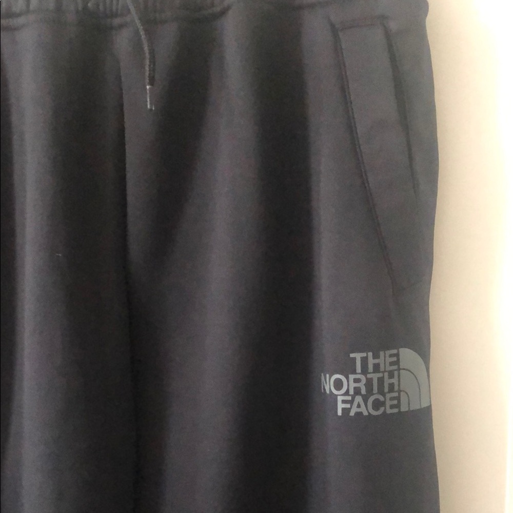 The North Face Women’s Black Fleece Lined Sweatpants NWOT